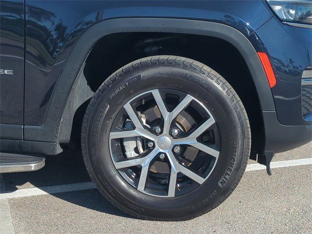 Used 2024 Jeep Grand Cherokee Limited image 11