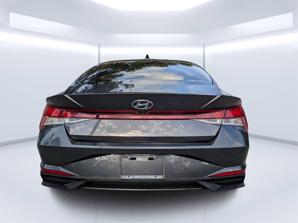 Used 2022 Hyundai Elantra SEL image 4
