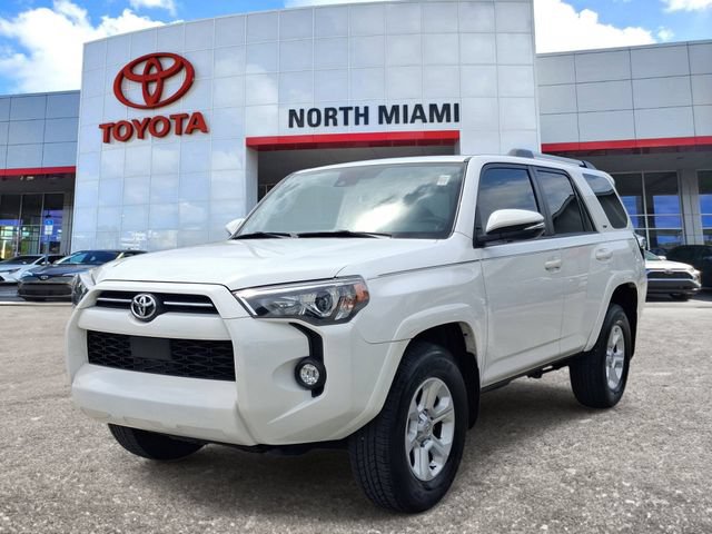 Used 2024 Toyota 4Runner SR5 Premium w/ Moonroof Package RWD image 2