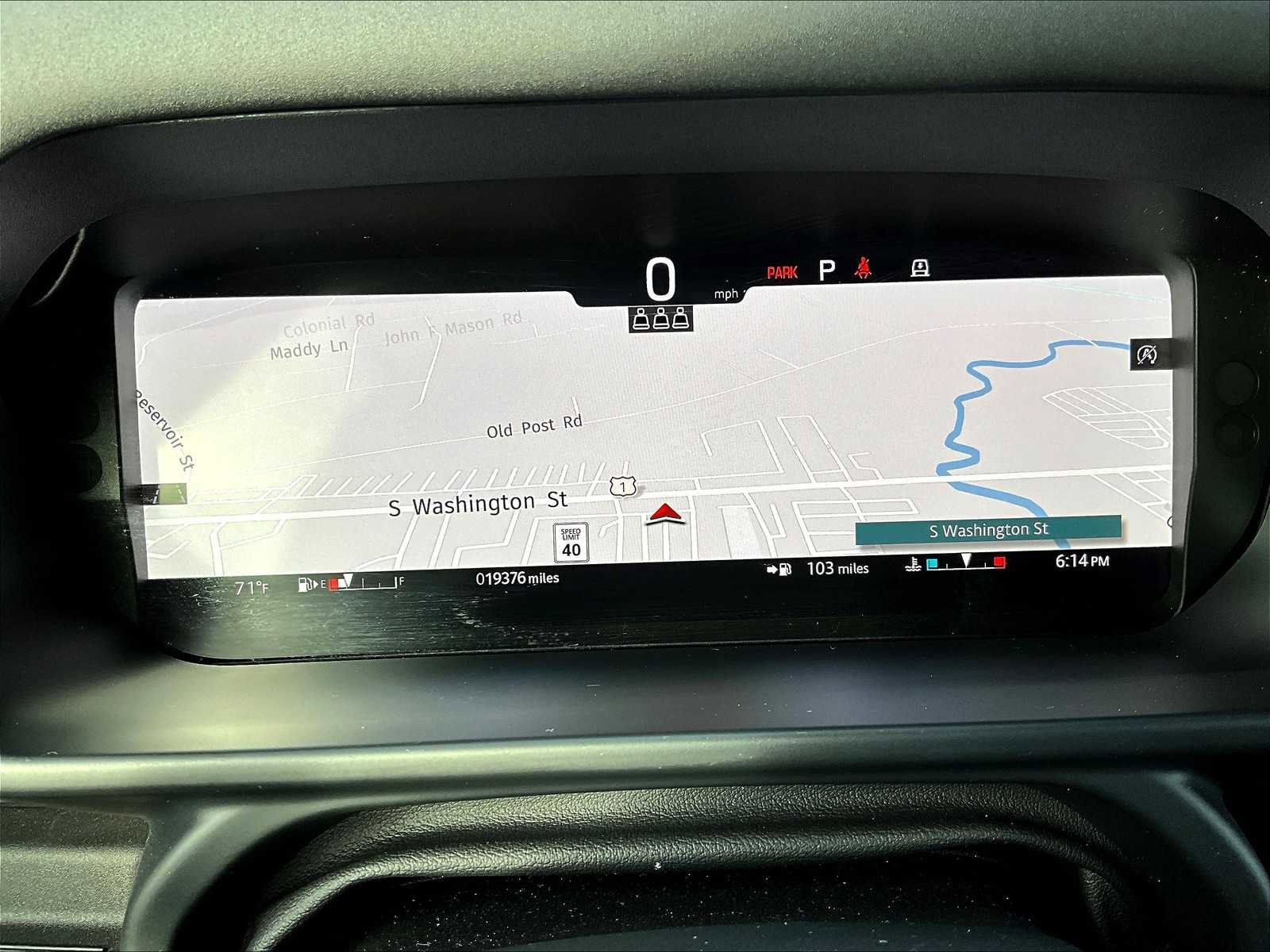 Used 2024 Land Rover Defender 90 X-Dynamic SE image 25