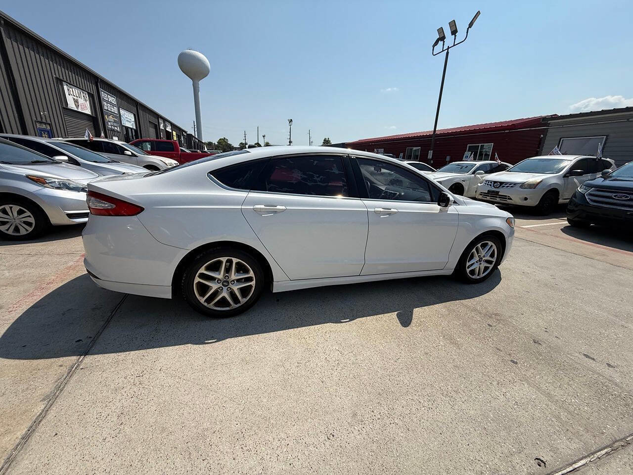 Used 2015 Ford Fusion SE image 27
