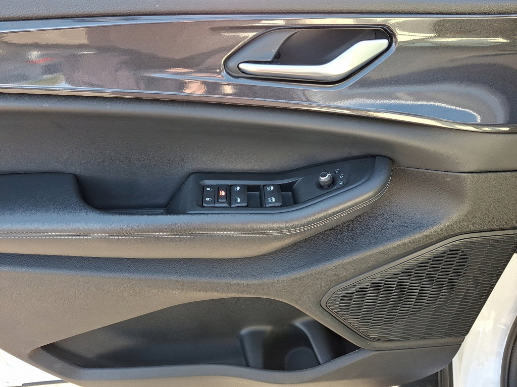 Certified 2023 Jeep Grand Cherokee Laredo image 22