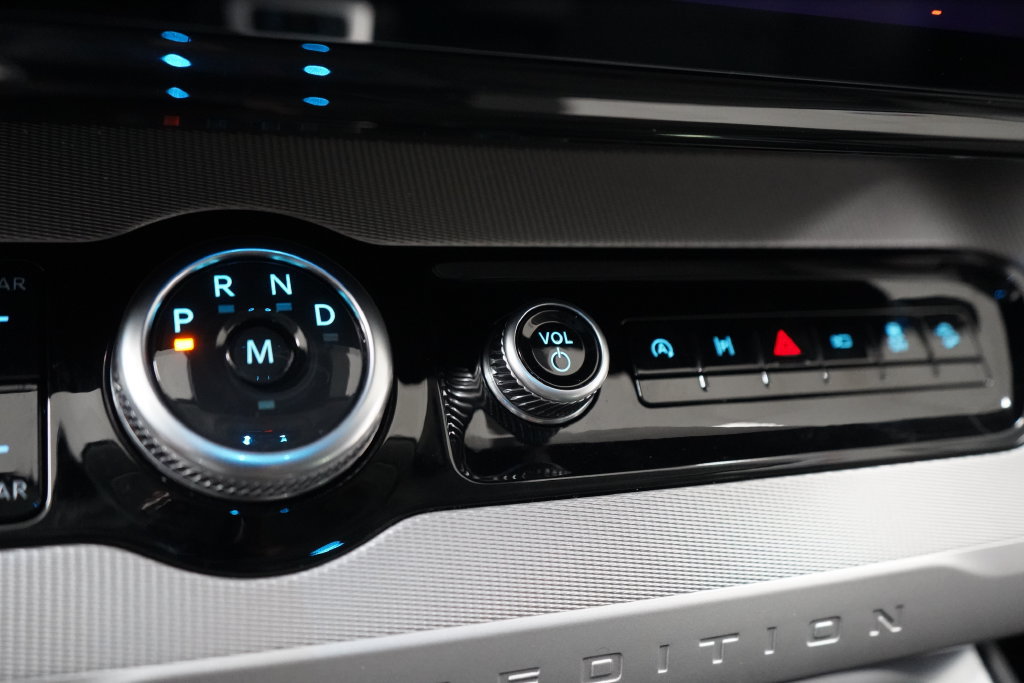 New 2026 Ford Expedition Active AWD/4WD image 39