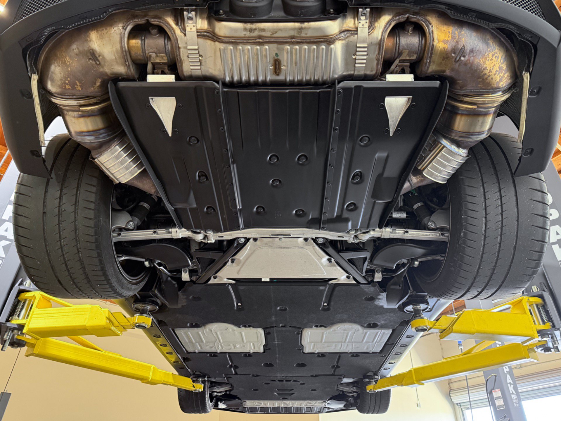 Used 2019 Porsche 911 Speedster RWD image 96