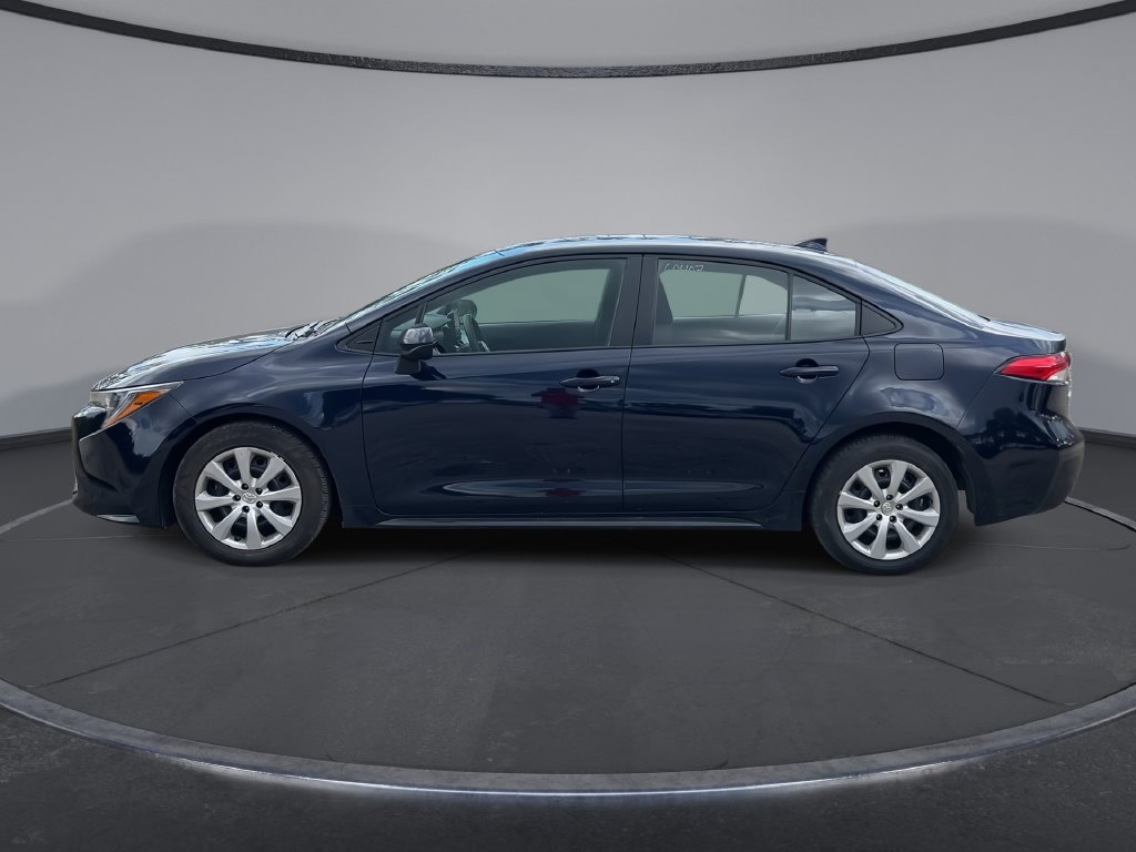 Used 2025 Toyota Corolla LE FWD image 5