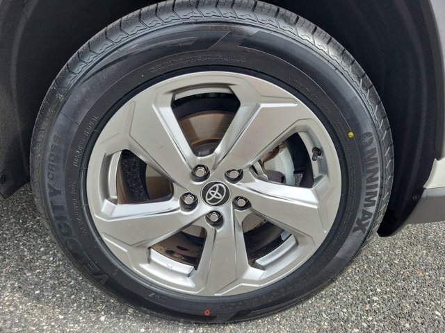 Used 2021 Toyota RAV4 Limited image 17