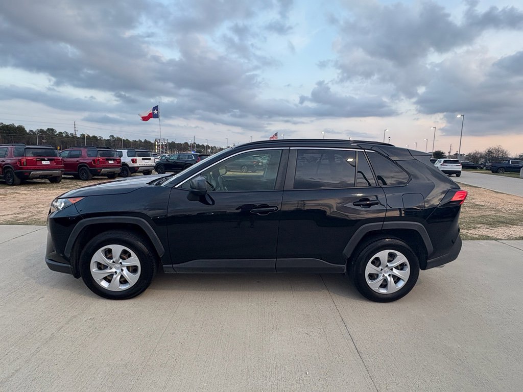 Used 2019 Toyota RAV4 LE image 5