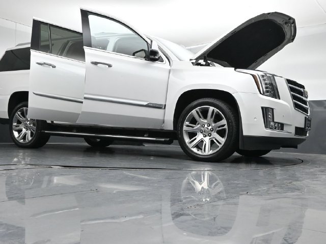 Used 2018 Cadillac Escalade ESV Premium Luxury AWD/4WD image 54