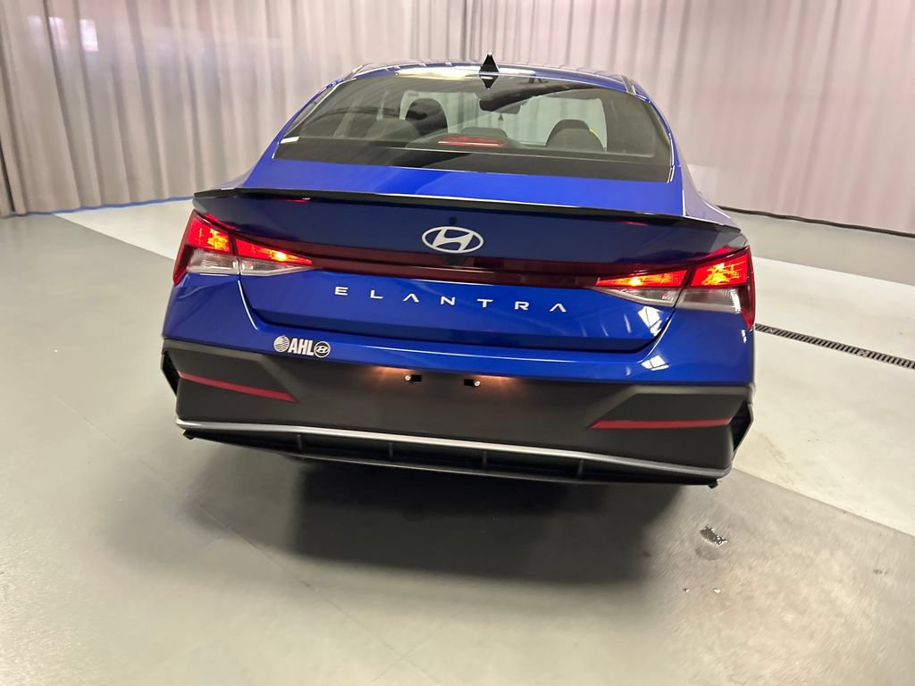 Used 2025 Hyundai Elantra Sport FWD image 6
