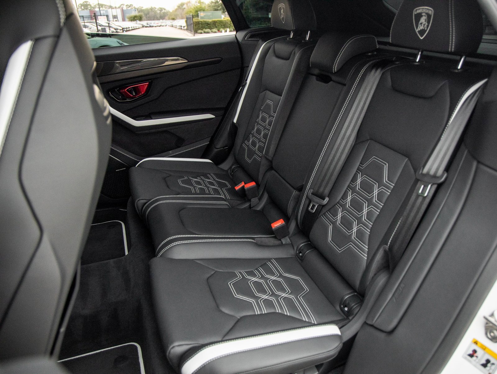 Used 2025 Lamborghini Urus SE image 37