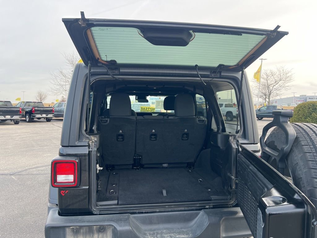Used 2024 Jeep Wrangler Sport S image 8
