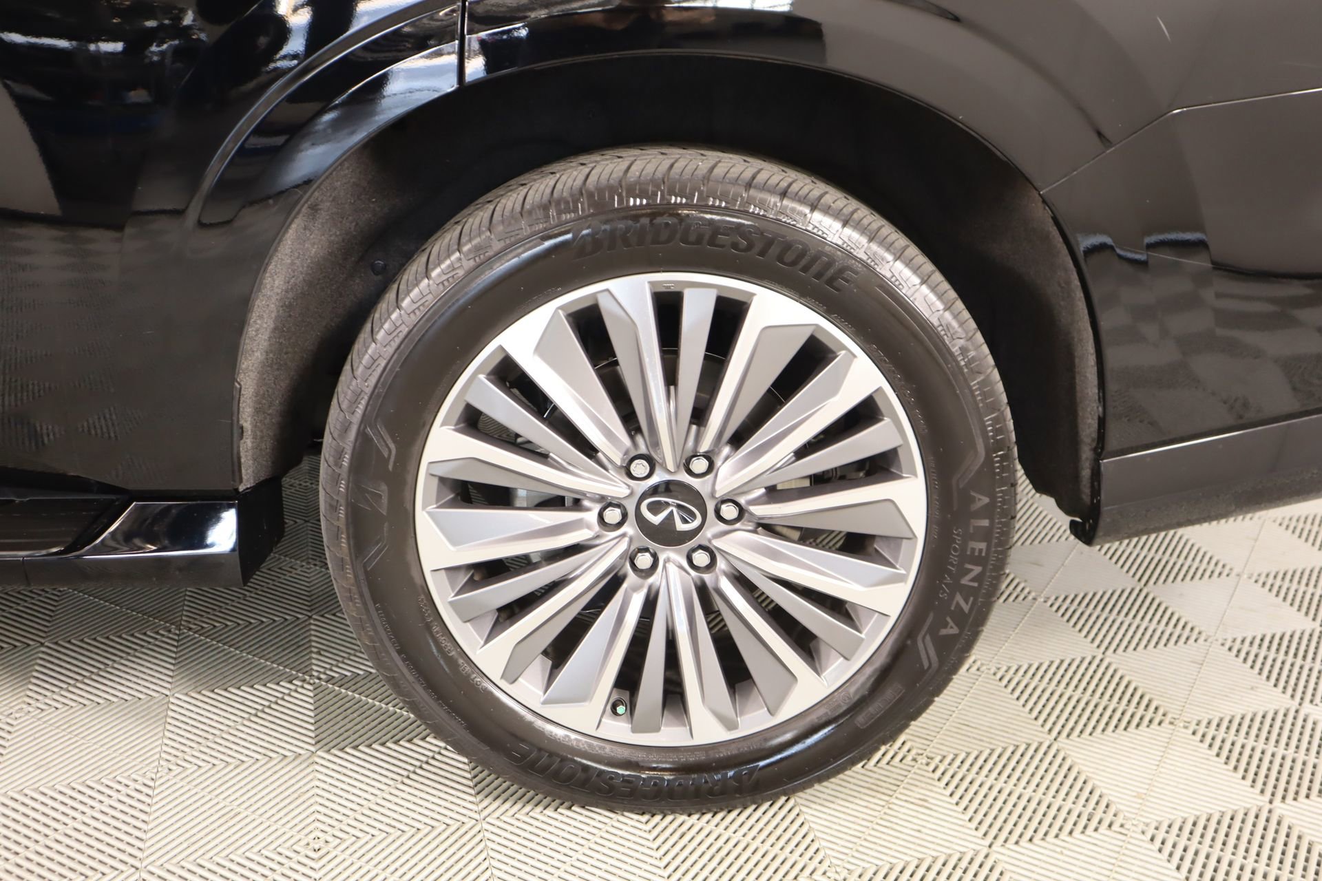 Used 2025 INFINITI QX80 Luxe image 19