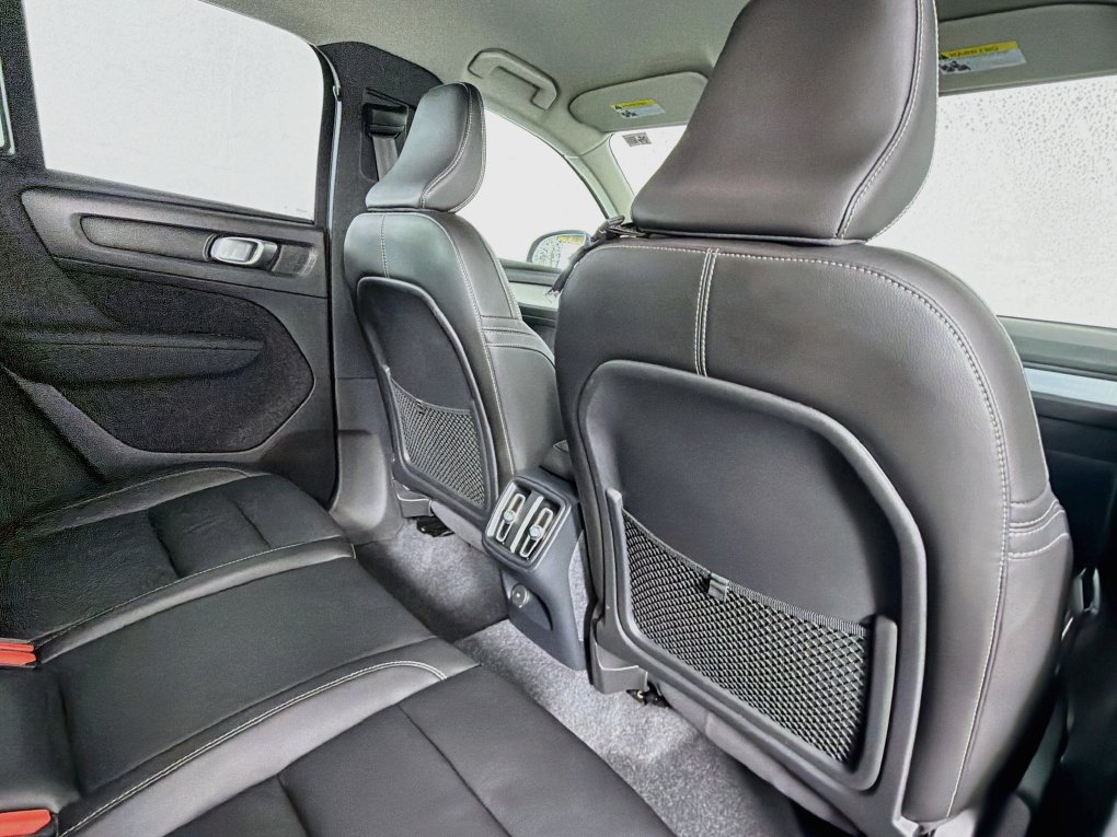Used 2022 Volvo XC40 T5 Momentum w/ Premium Package AWD/4WD image 26