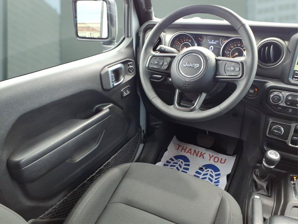 Certified 2023 Jeep Gladiator Sport AWD/4WD image 20