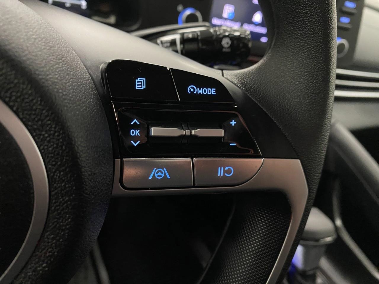 Certified 2023 Hyundai Elantra SEL w/ Preferred Accessory Package image 17