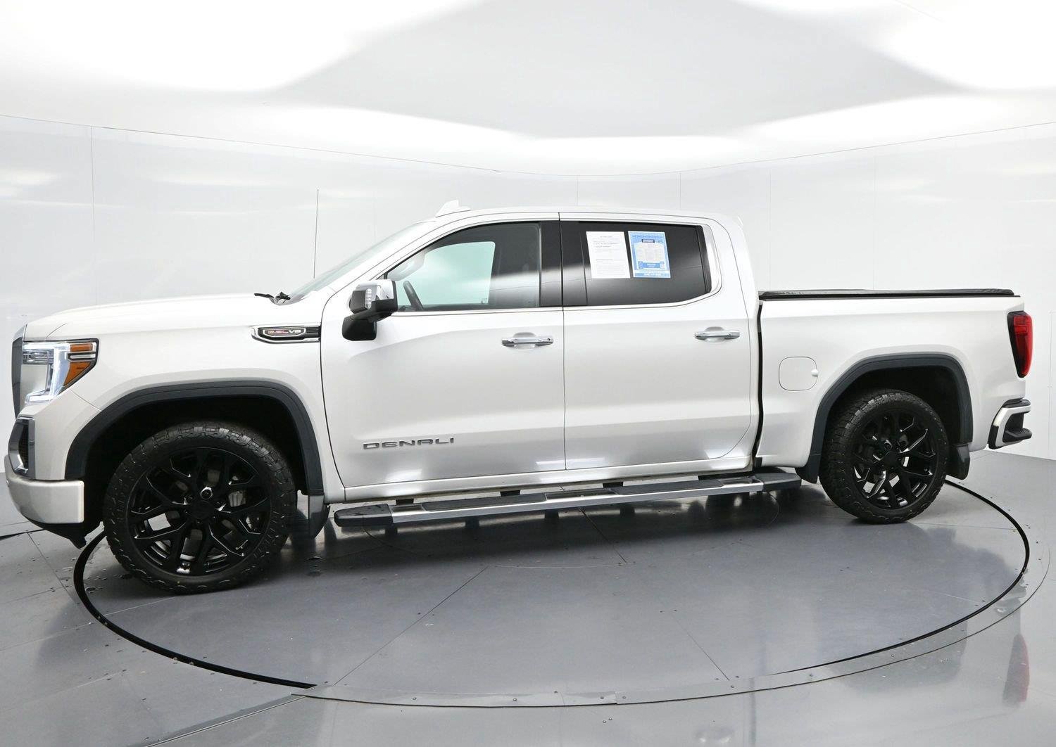 Used 2022 GMC Sierra 1500 Denali w/ Driver Alert Package II AWD/4WD image 8