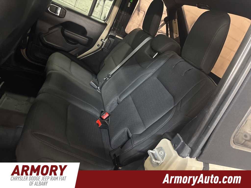 Used 2022 Jeep Wrangler Unlimited Sport image 27