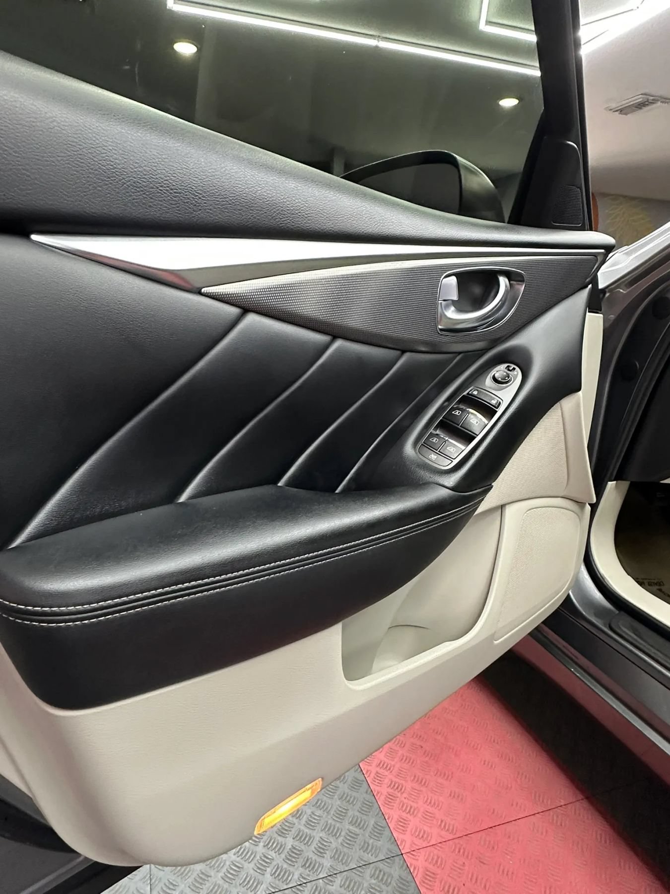 Used 2017 INFINITI Q50 Signature Edition RWD image 9
