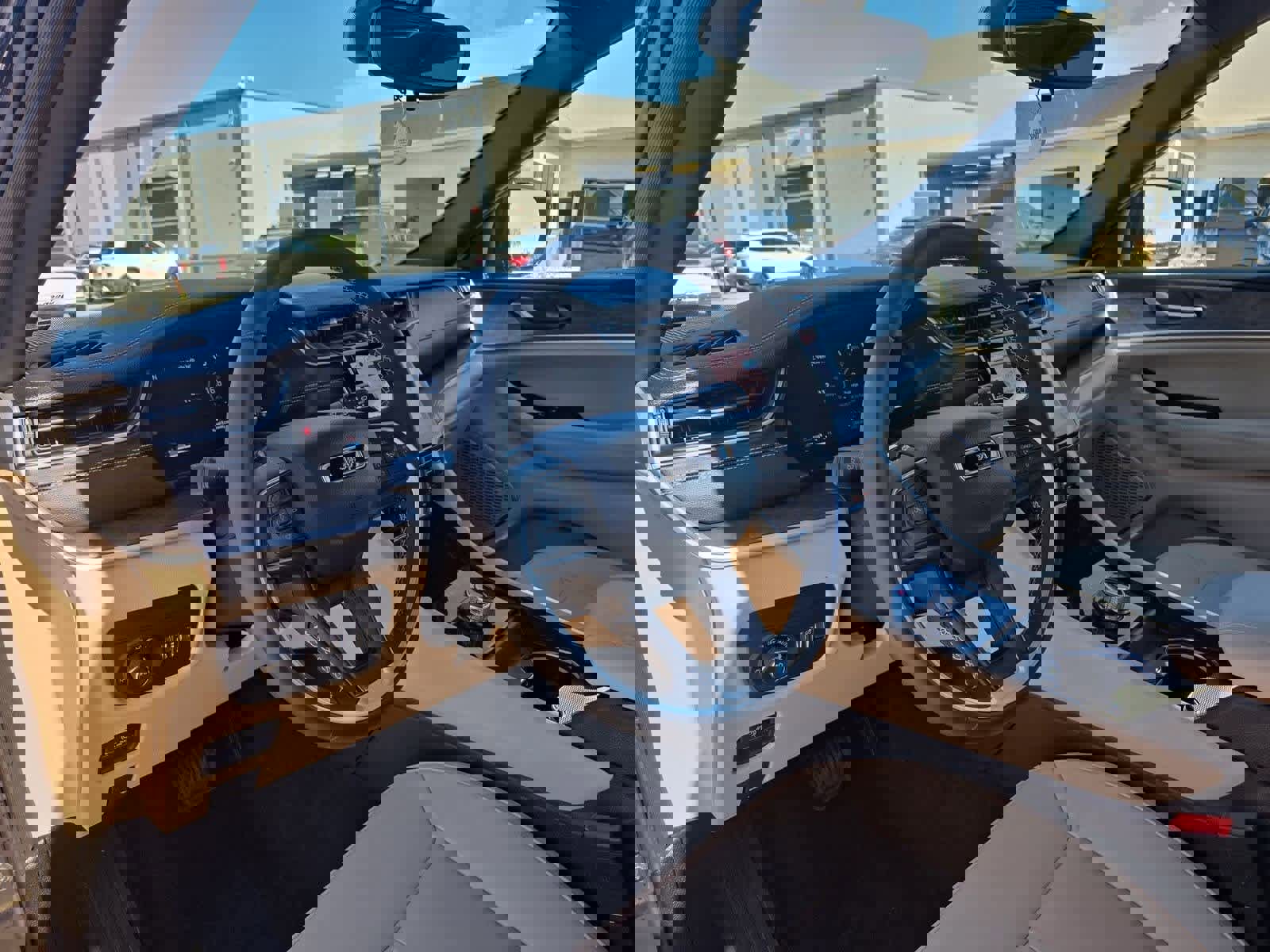 Used 2023 Jeep Grand Cherokee L Limited image 2