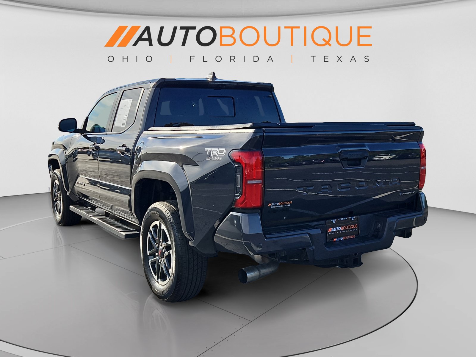 Used 2025 Toyota Tacoma TRD Sport w/ TRD Sport Premium Package AWD/4WD image 5