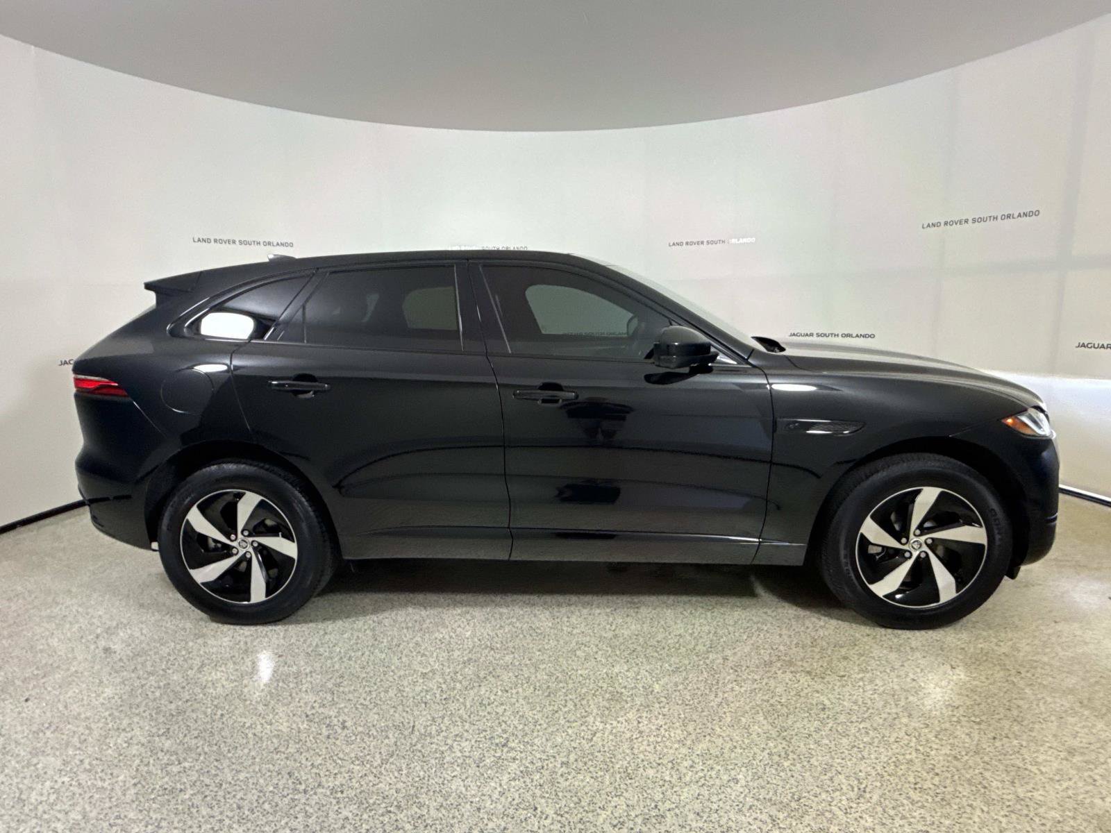 Certified 2026 Jaguar F-PACE R-Dynamic S AWD/4WD image 6