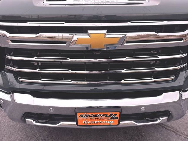 Used 2025 Chevrolet Silverado 2500 LTZ w/ LTZ Plus Package image 32