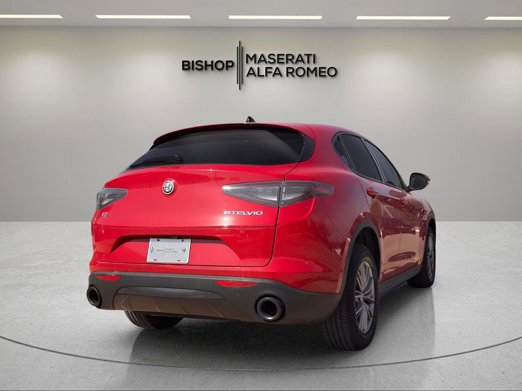 Used 2024 Alfa Romeo Stelvio Sprint image 7