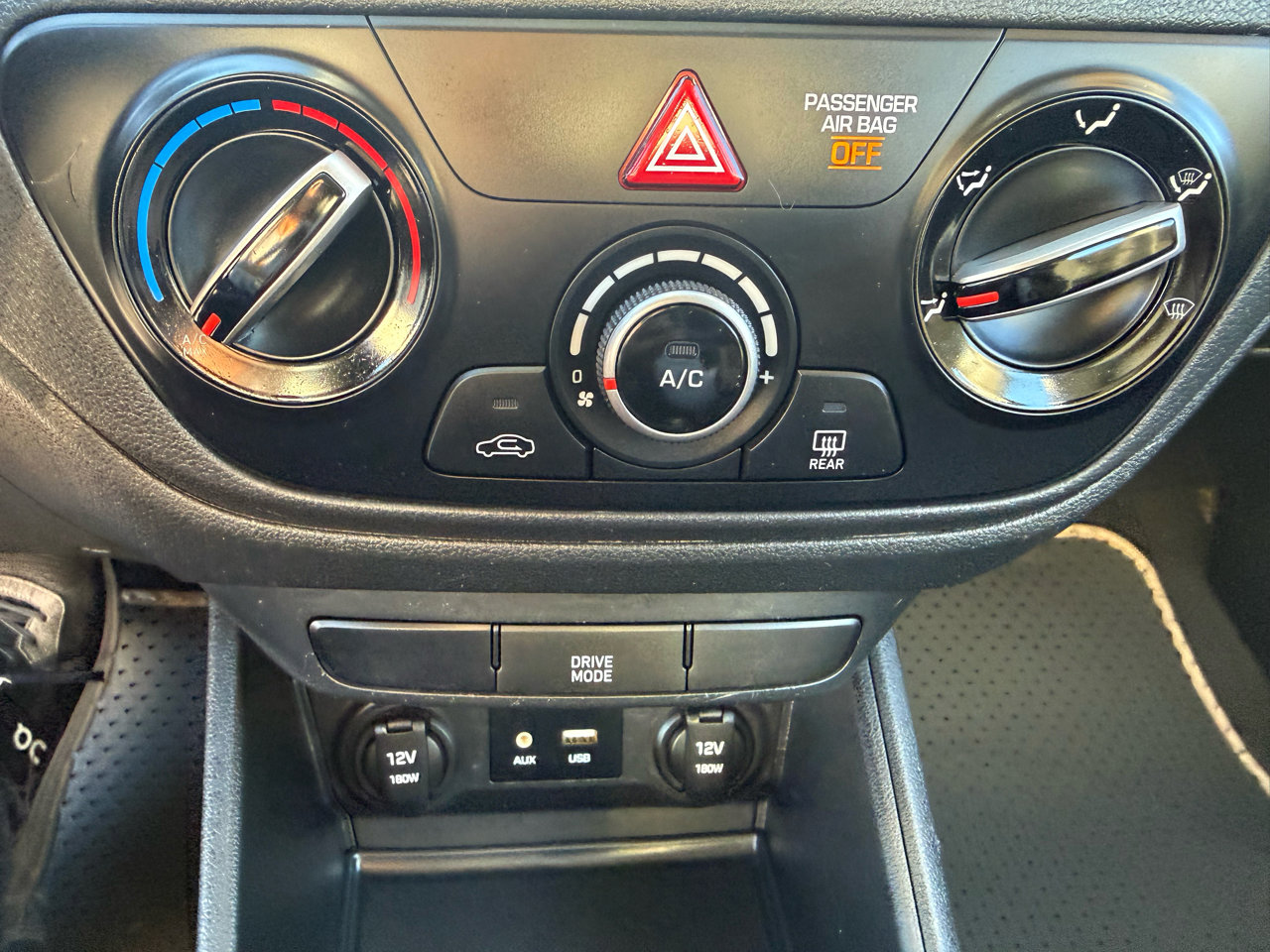 Used 2019 Hyundai Accent SE image 23