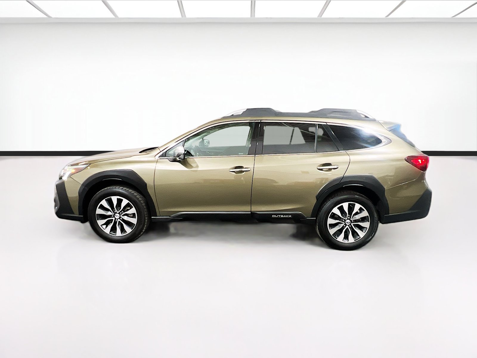 Used 2023 Subaru Outback Touring XT AWD/4WD image 24