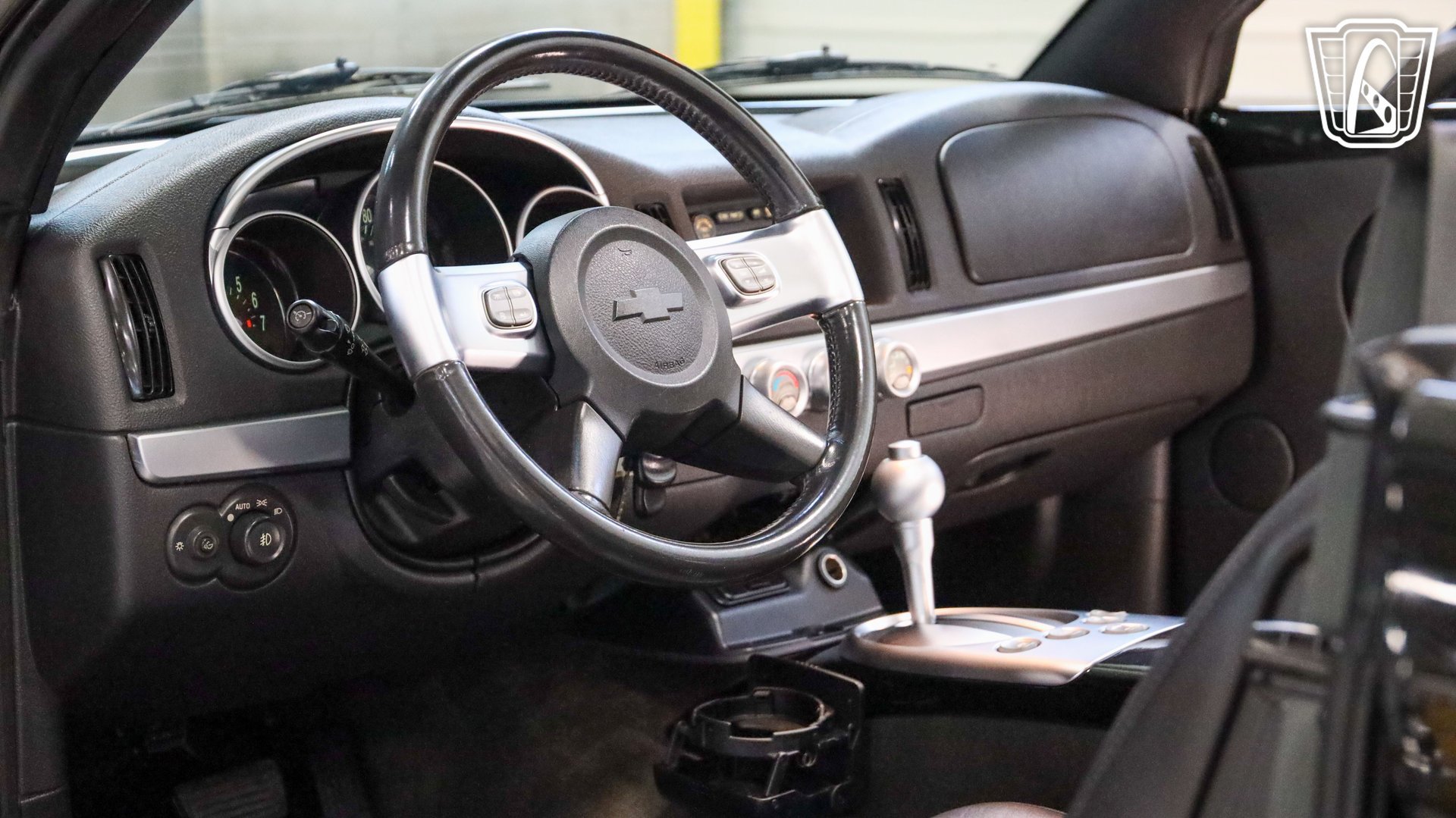 Used 2003 Chevrolet SSR w/ Preferred Equipment Group RWD image 13