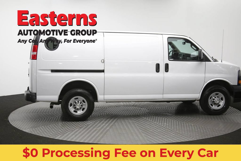 Used 2021 Chevrolet Express 3500 w/ Driver Convenience Package RWD image 40