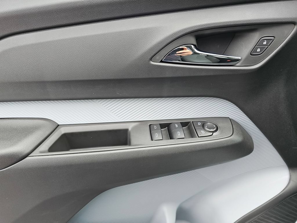 New 2027 Chevrolet Bolt LT w/ Comfort Package FWD image 16