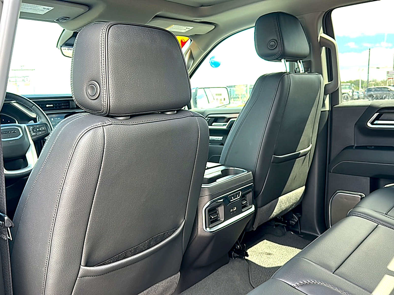 Used 2024 GMC Sierra 1500 Denali w/ Denali Reserve Package AWD/4WD image 17