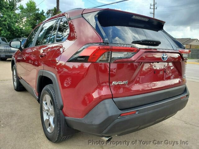 Used 2022 Toyota RAV4 LE image 16