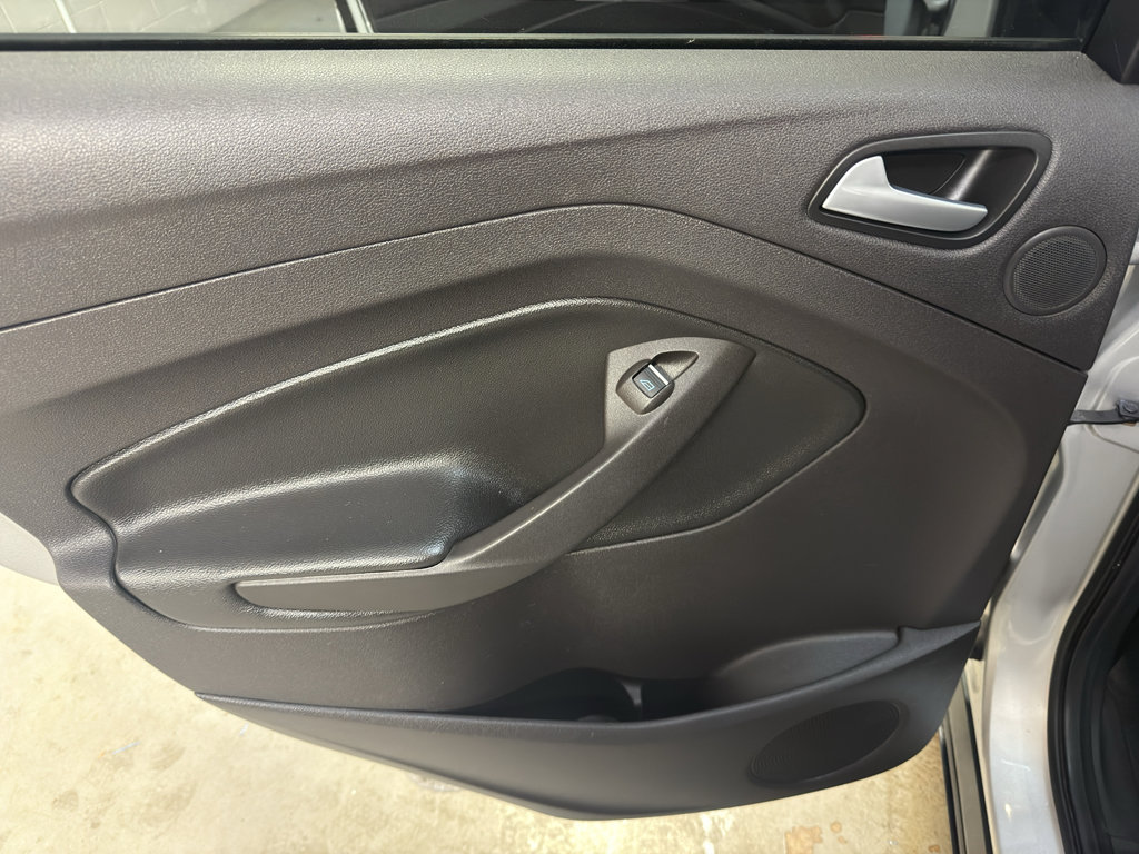 Used 2015 Ford Escape Titanium image 26