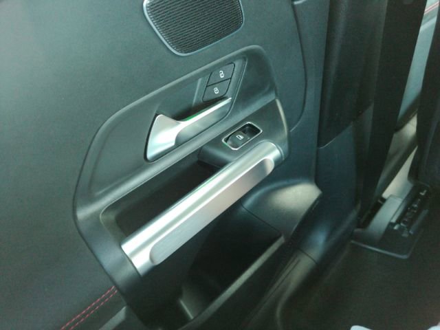 Used 2024 Mercedes-Benz GLB 250 image 33