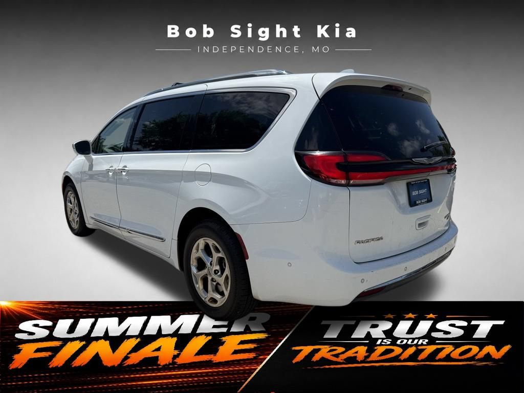 Used 2021 Chrysler Pacifica Limited w/ Premium & Safety Sphere Group AWD/4WD image 7