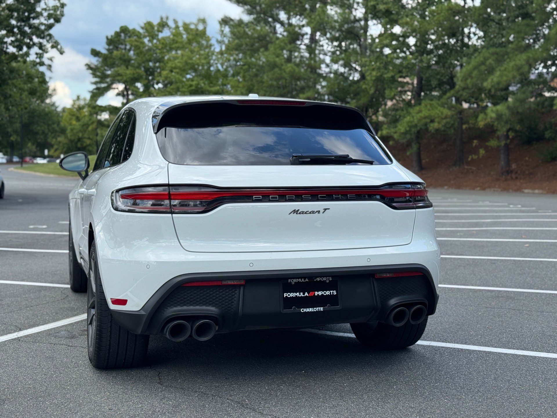Used 2023 Porsche Macan image 9