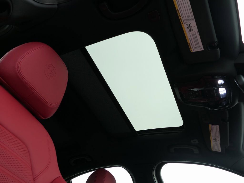 New 2025 Alfa Romeo Giulia AWD image 30