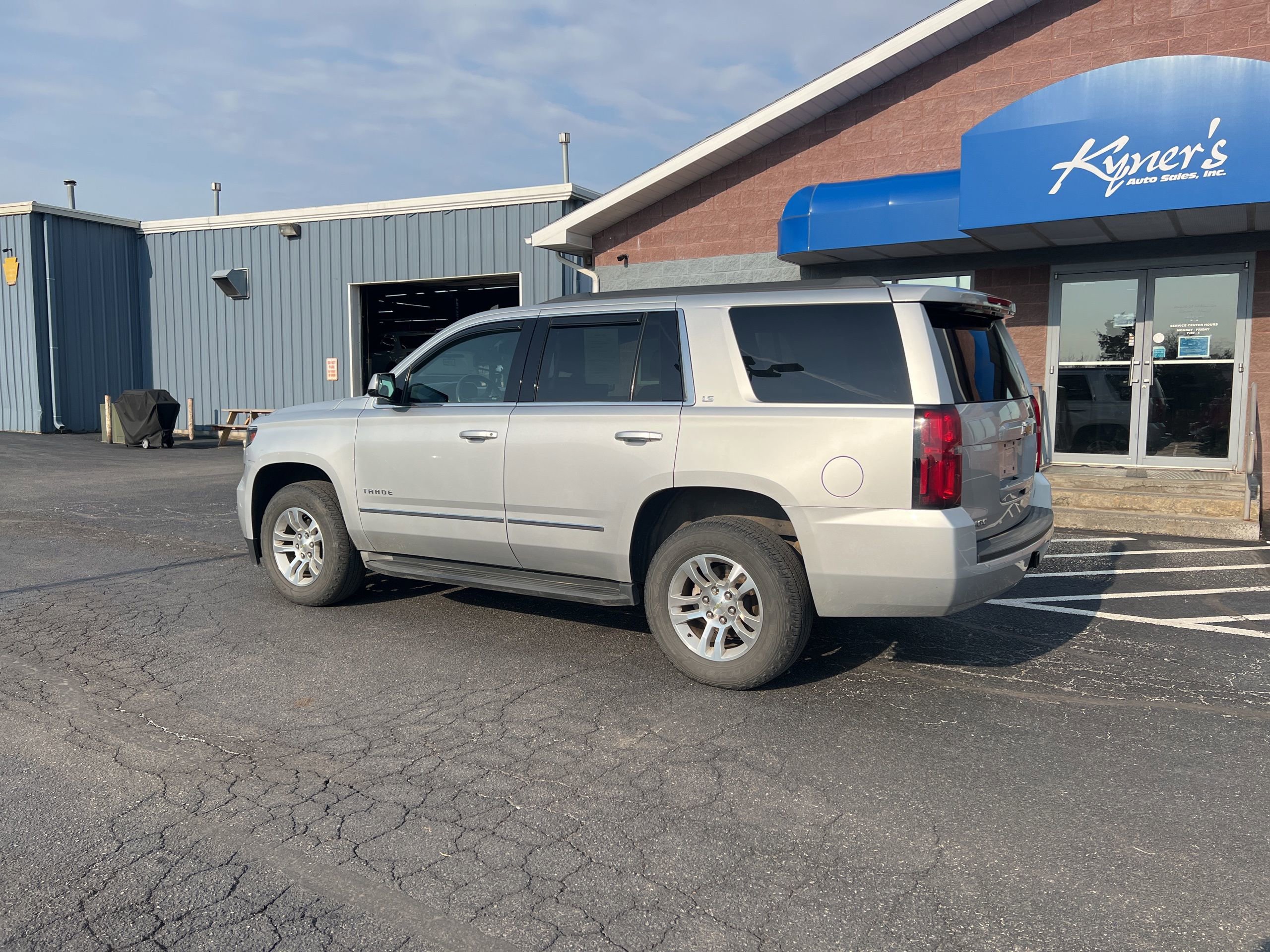 Used 2015 Chevrolet Tahoe LS w/ Max Trailering Package AWD/4WD image 4