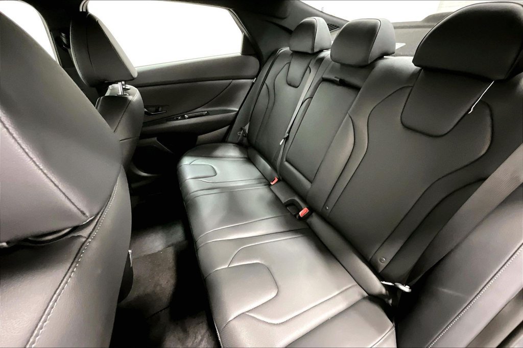 New 2026 Hyundai Elantra SEL Sport FWD image 18