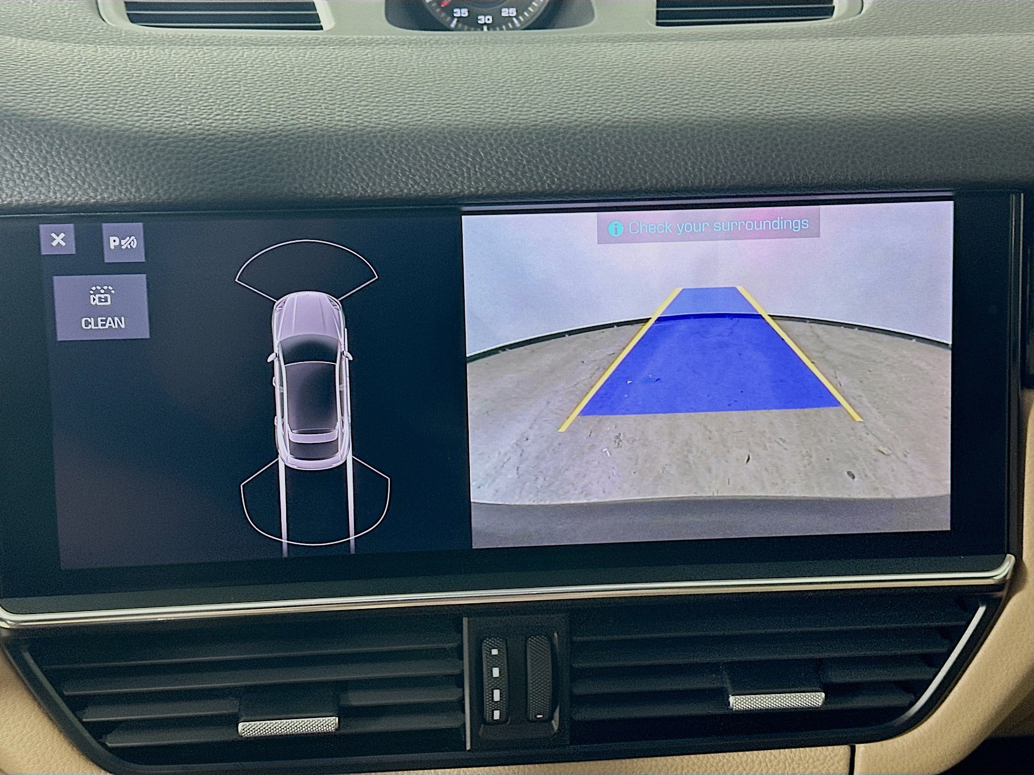 Used 2021 Porsche Cayenne Coupe image 23