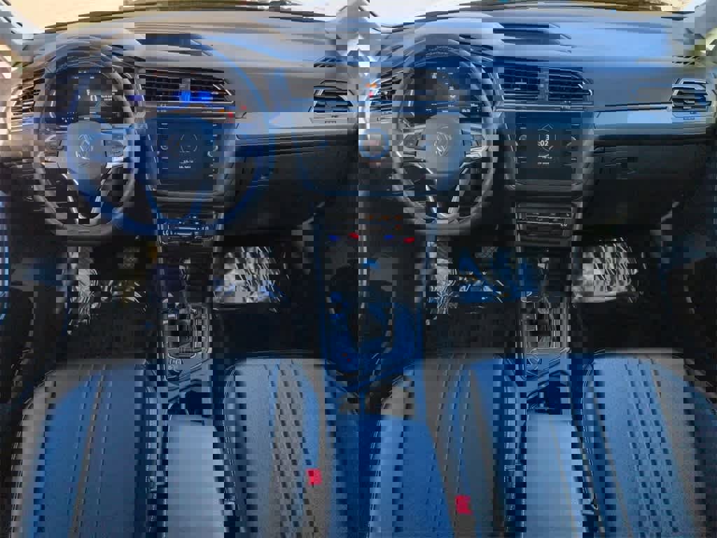 Used 2022 Volkswagen Tiguan SE image 16