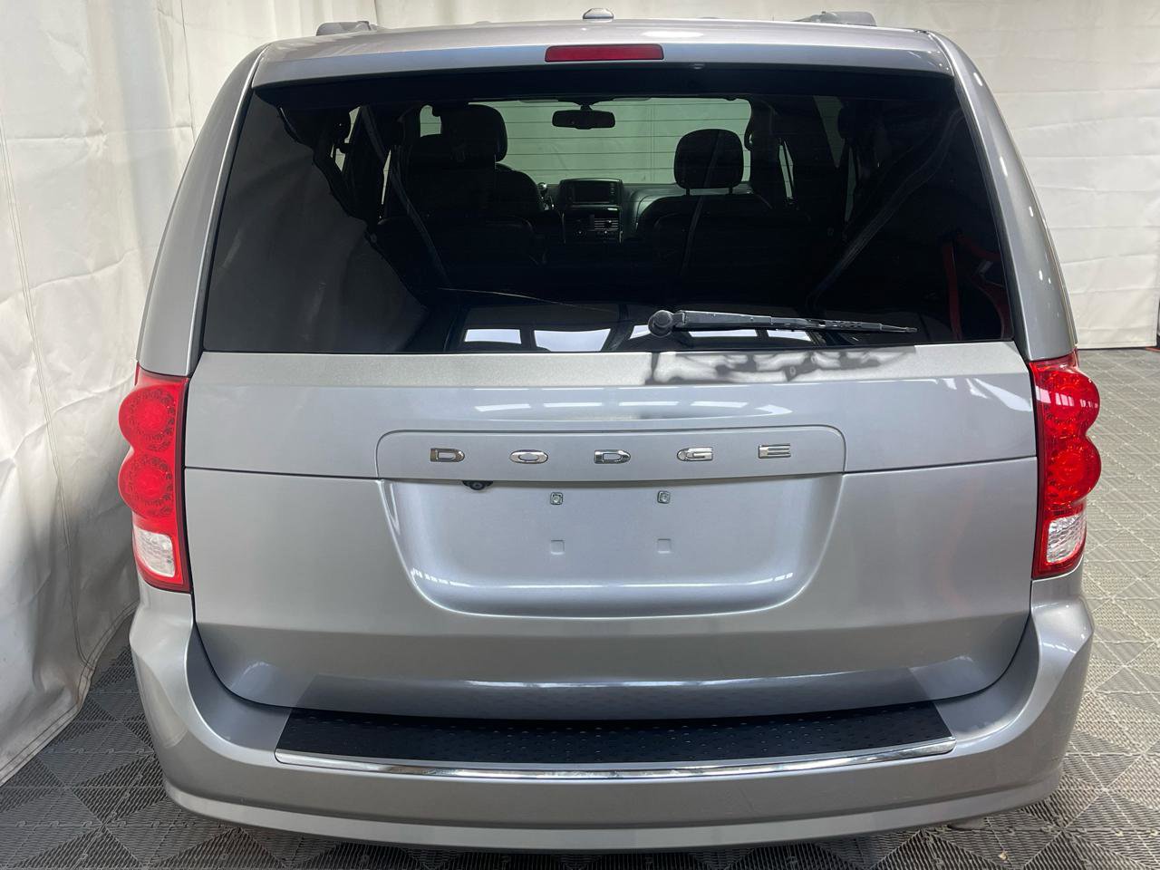 Used 2017 Dodge Grand Caravan GT FWD image 8