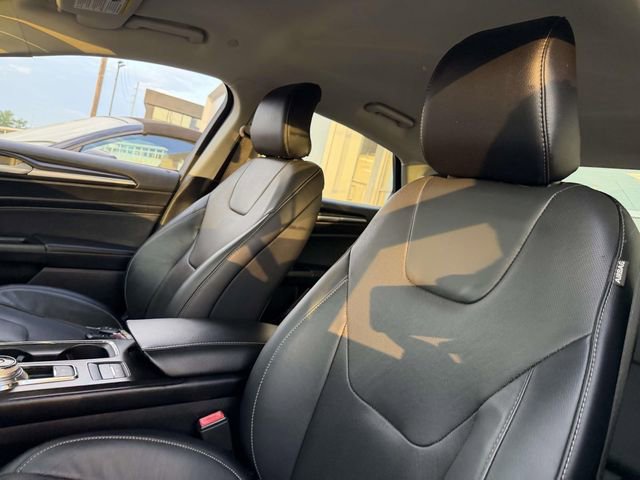 Used 2019 Ford Fusion Energi Titanium FWD image 6