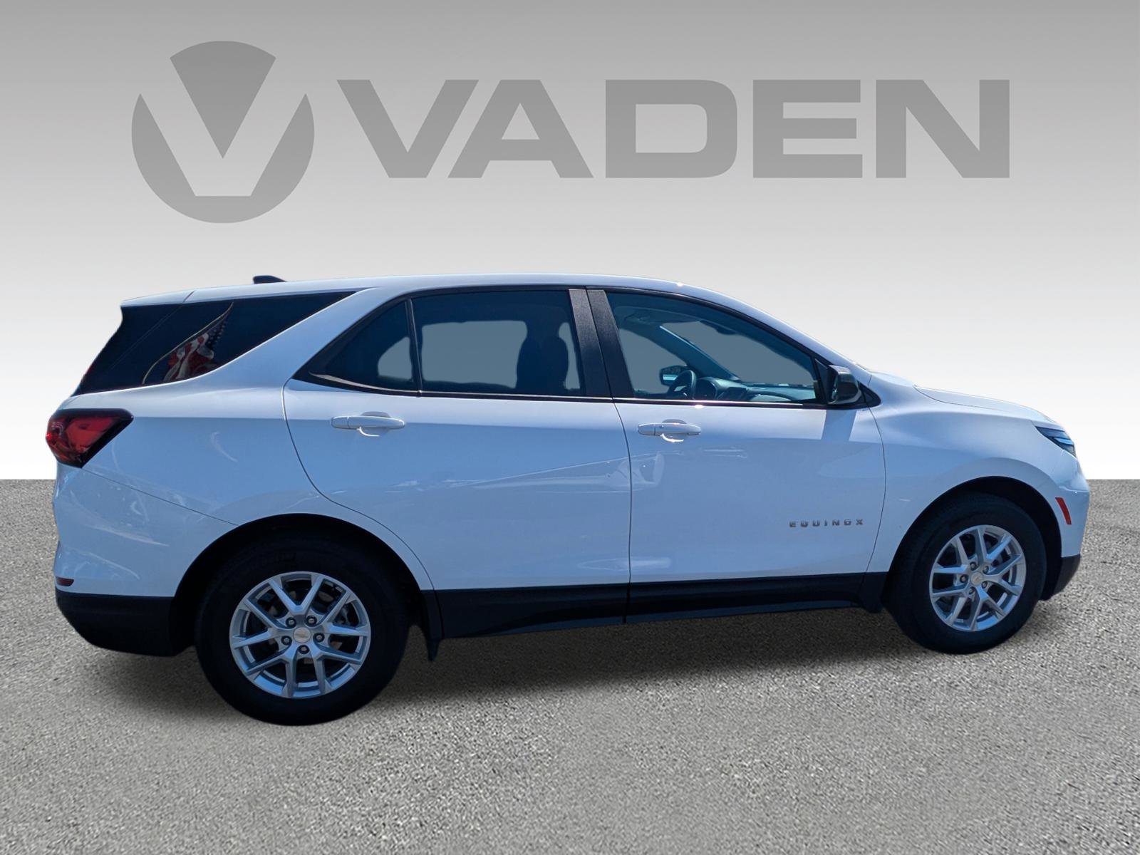 Used 2023 Chevrolet Equinox LS image 24