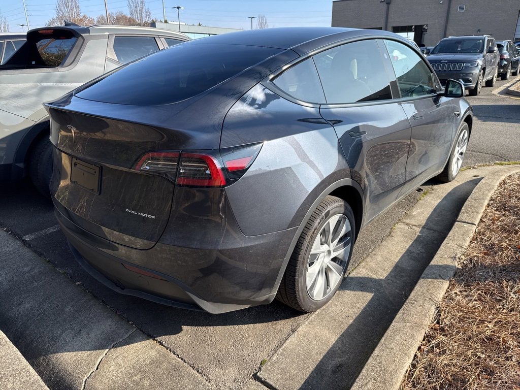 Used 2024 Tesla Model Y Long Range image 5