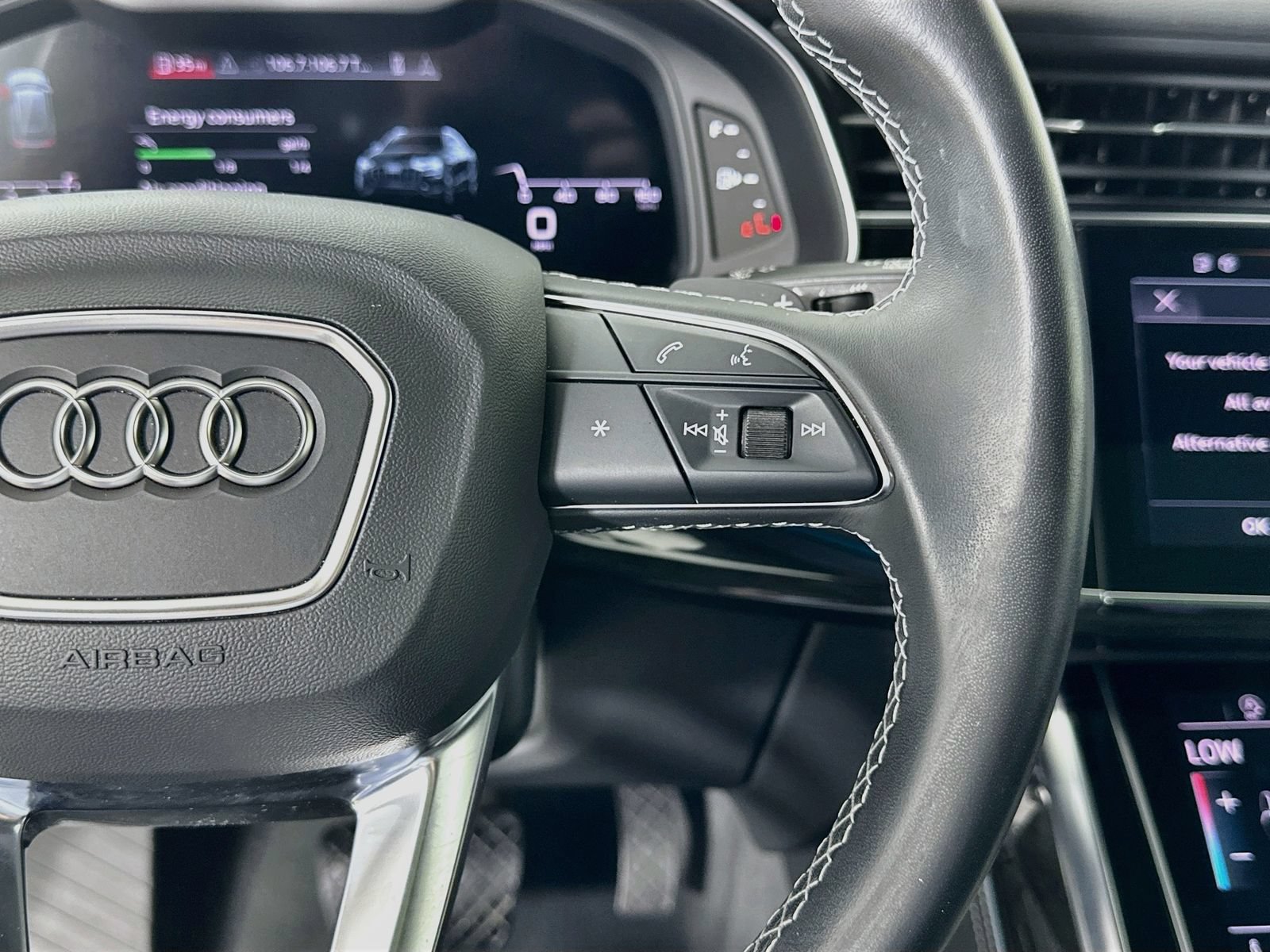 Used 2023 Audi Q8 Prestige w/ Prestige Package AWD/4WD image 19