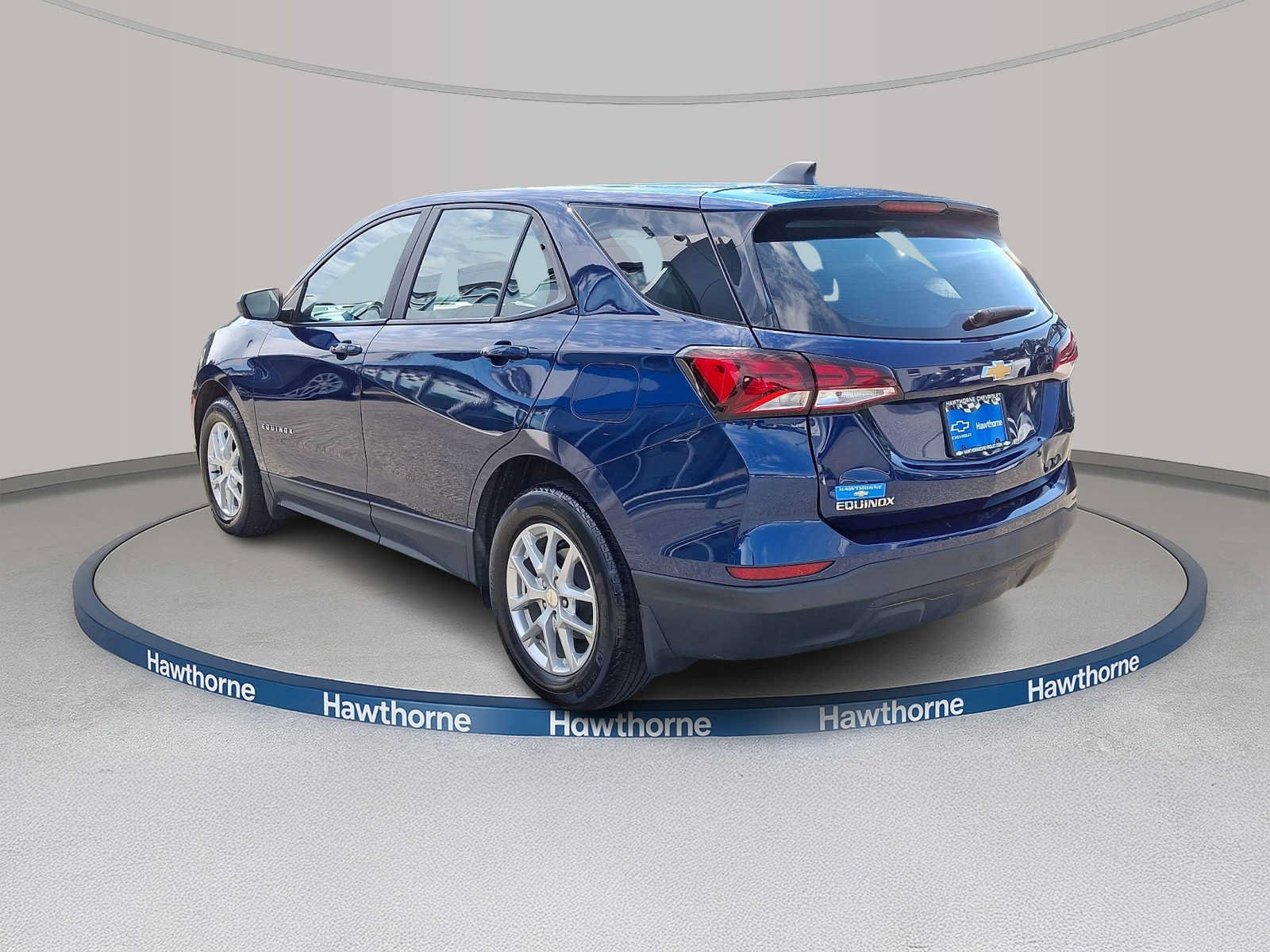 Used 2023 Chevrolet Equinox LS w/ LPO, Floor Liner Package FWD image 4
