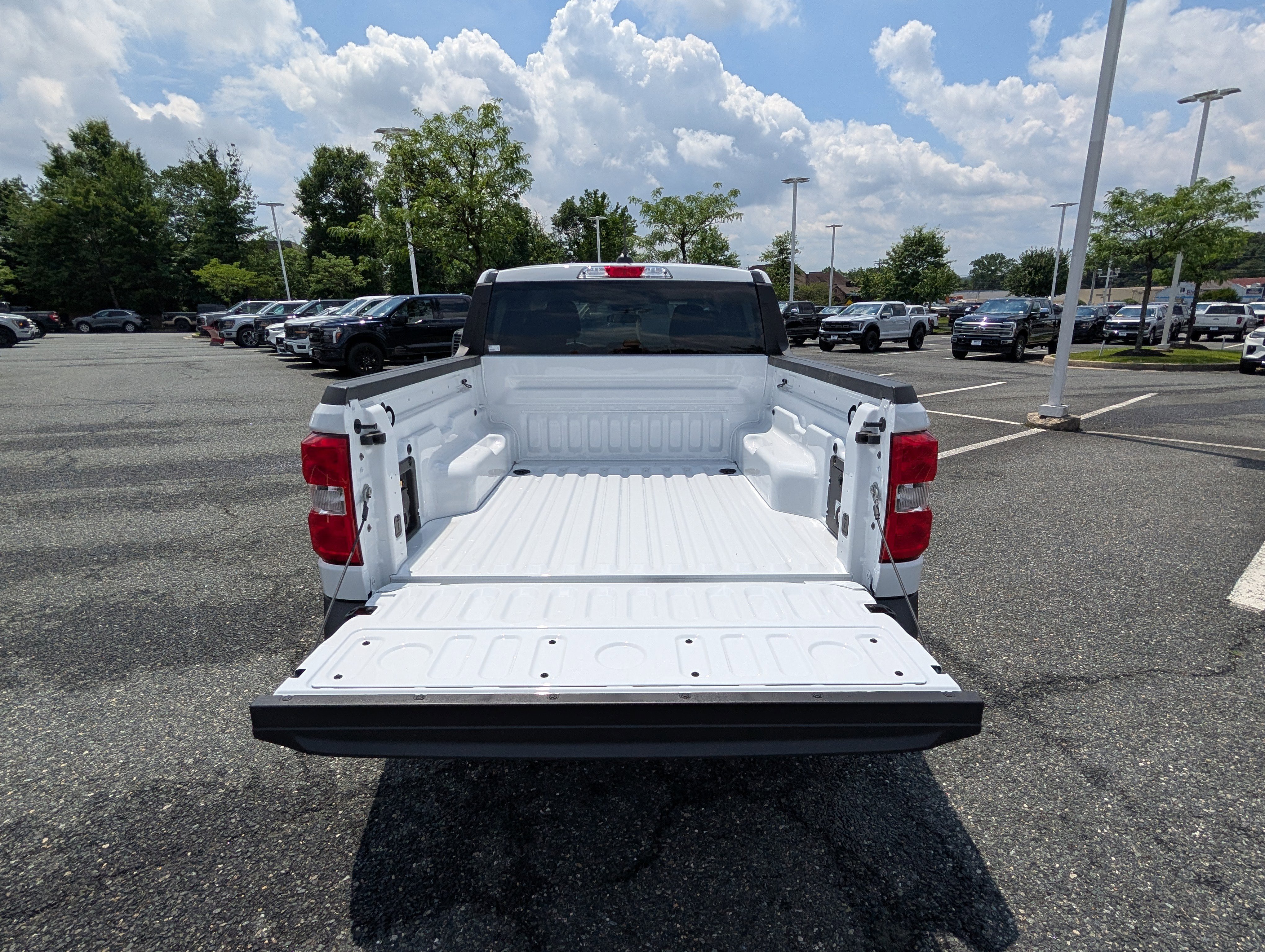 New 2025 Ford Maverick XLT w/ XLT Luxury Package image 9